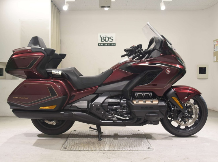 Мотоцикл Honda GL1800 TOUR D с пробегом 2754 km