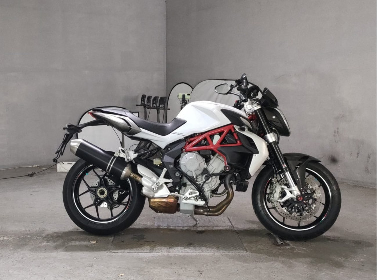 Мотоцикл MV Agusta BRUTALE800 с пробегом 2937 km