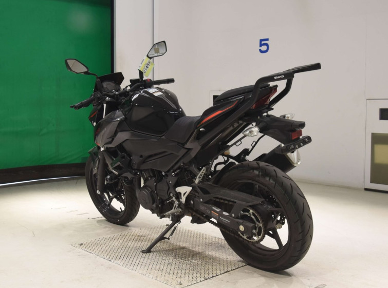 Мотоцикл Kawasaki Z400 з пробігом 8816 km