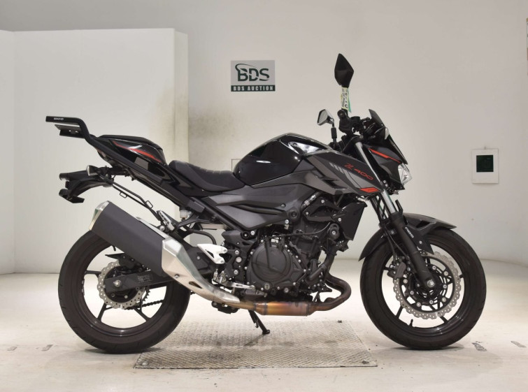 Мотоцикл Kawasaki Z400 з пробігом 8816 km