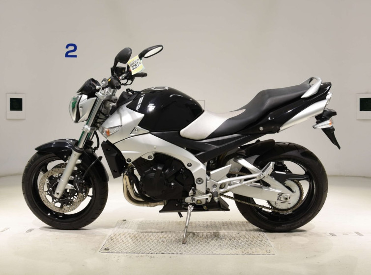 Мотоцикл Suzuki GSR400 з пробігом 26 km