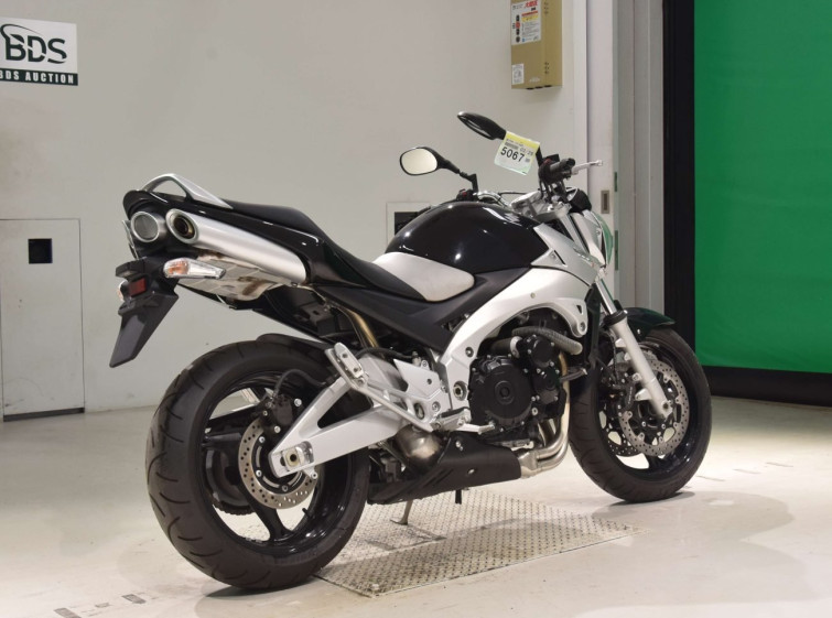 Мотоцикл Suzuki GSR400 з пробігом 26 km