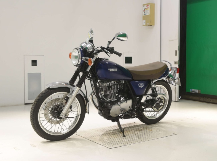 Мотоцикл Yamaha SR400 с пробегом 5935 km
