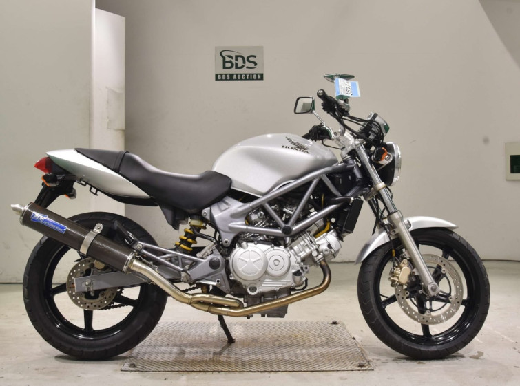 Мотоцикл Honda VTR250 с пробегом 17974 km
