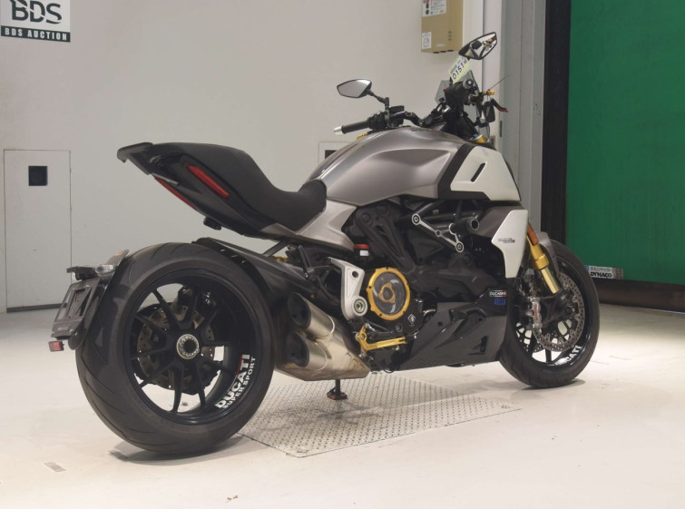 Мотоцикл Ducati DIAVEL 1260S з пробігом 10150 km
