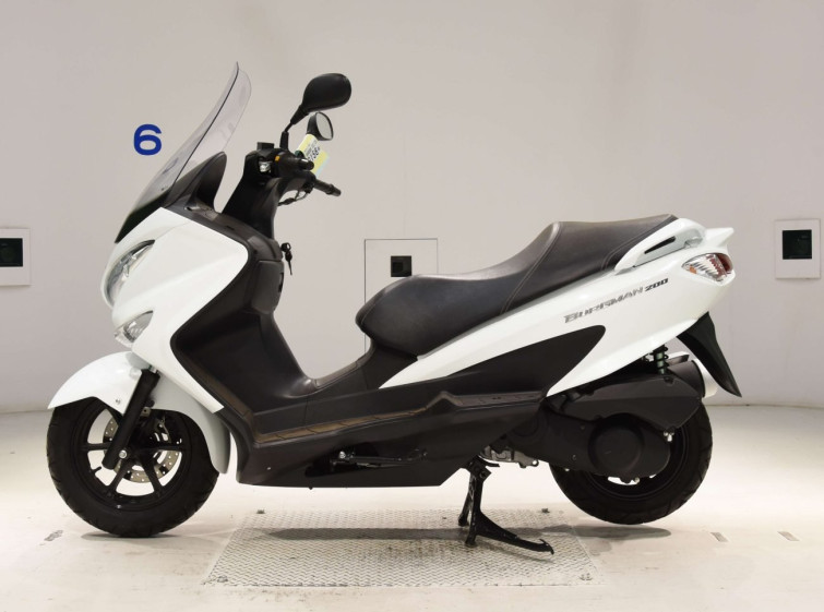 Мотоцикл Suzuki BURGMAN200 с пробегом 1575 km