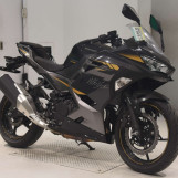 Мотоцикл Kawasaki NINJA400 с пробегом 1835 km