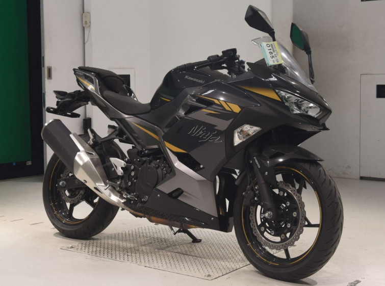 Мотоцикл Kawasaki NINJA400 с пробегом 1835 km