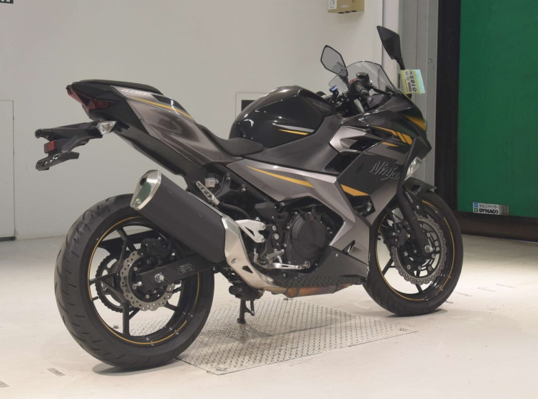 Мотоцикл Kawasaki NINJA400 с пробегом 1835 km