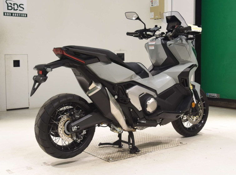 Мотоцикл Honda X-ADV750 с пробегом 9988 km