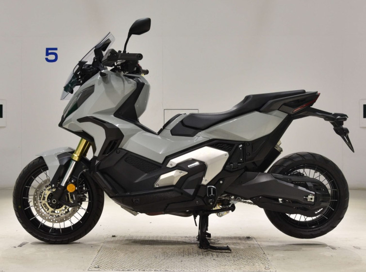 Мотоцикл Honda X-ADV750 с пробегом 9988 km