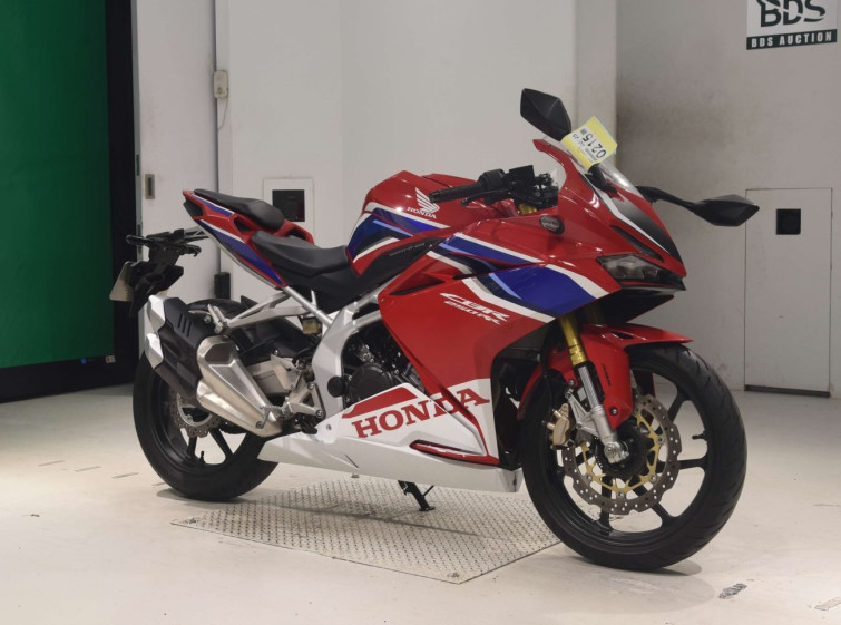 Мотоцикл Honda CBR250RR с пробегом 4929 km
