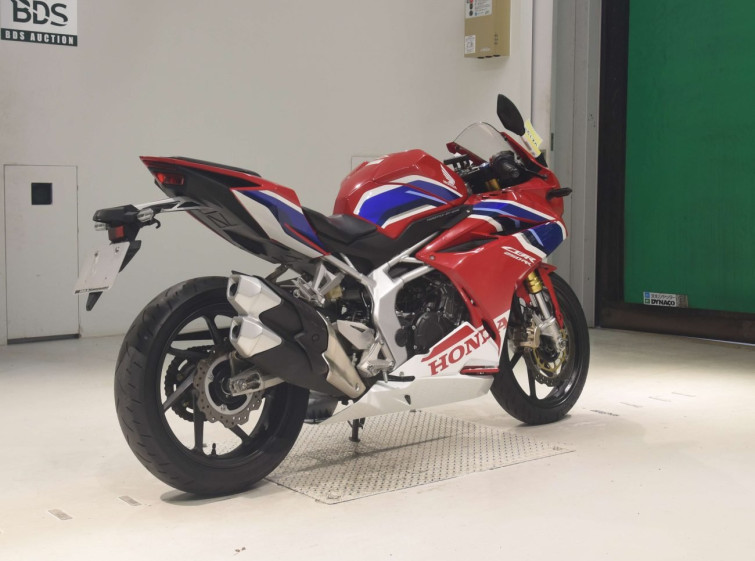Мотоцикл Honda CBR250RR с пробегом 4929 km