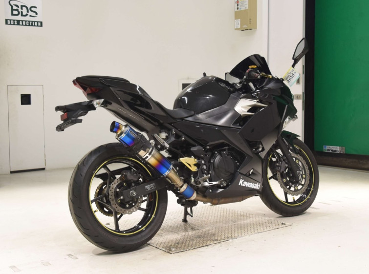 Мотоцикл Kawasaki NINJA250 с пробегом 42805 km