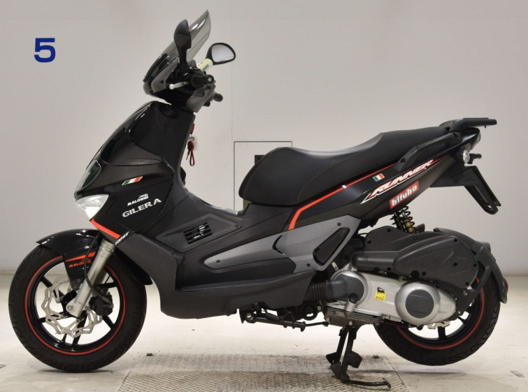 Мотоцикл Piaggio RUNNER 200 с пробегом 3945 km