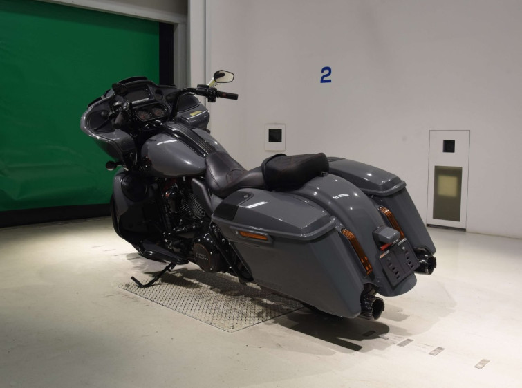 Мотоцикл HD ROAD GLIDE FLTRXSE1923 CVO с пробегом 1351 km