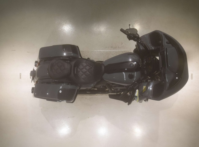 Мотоцикл HD ROAD GLIDE FLTRXSE1923 CVO с пробегом 1351 km