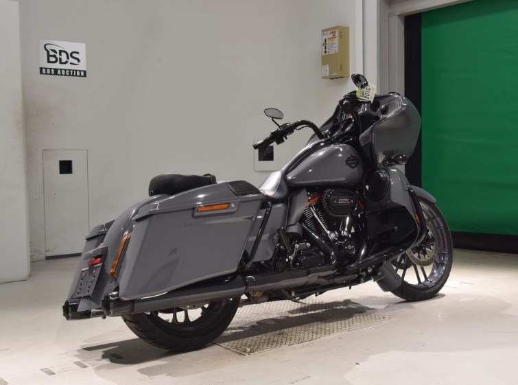 Мотоцикл HD ROAD GLIDE FLTRXSE1923 CVO с пробегом 1351 km