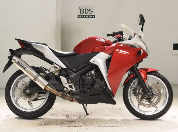 Мотоцикл Honda CBR250RA с пробегом 24111 km