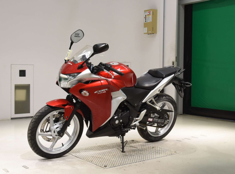 Мотоцикл Honda CBR250R с пробегом 4673 km