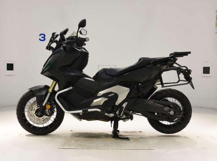 Мотоцикл Honda X-ADV750 с пробегом 3730 km