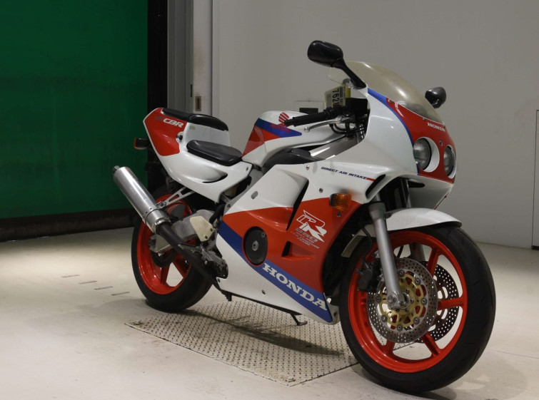 Мотоцикл Honda CBR250RR с пробегом 16308 km