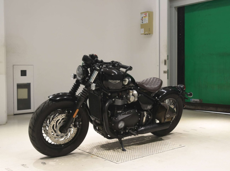 Мотоцикл Triumph BONNEVILLE BOBBER с пробегом 7496 km