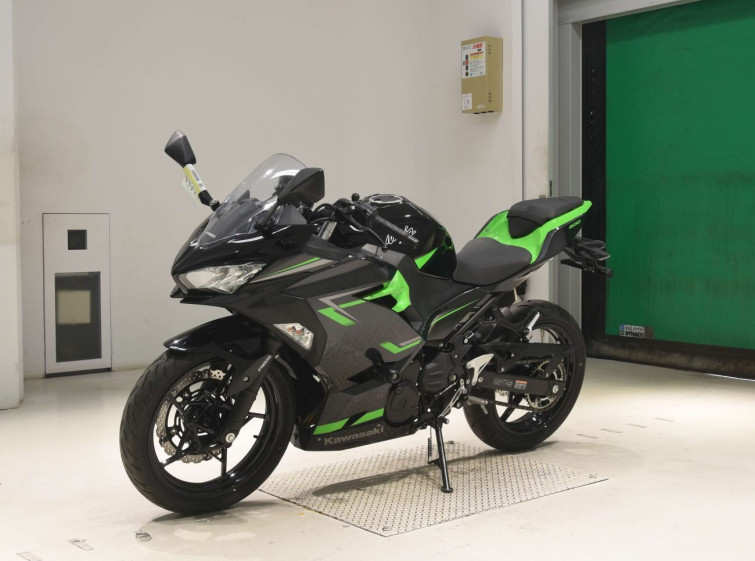 Мотоцикл Kawasaki NINJA400 с пробегом 827 km