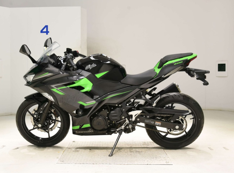 Мотоцикл Kawasaki NINJA400 с пробегом 827 km