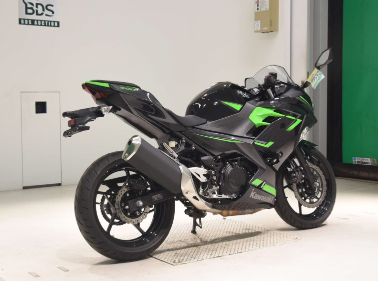 Мотоцикл Kawasaki NINJA400 с пробегом 827 km