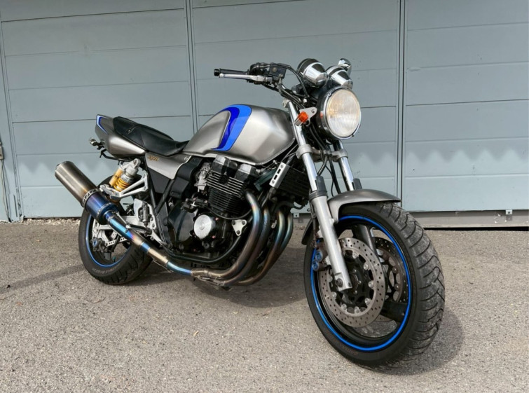 Мотоцикл Yamaha XJR400