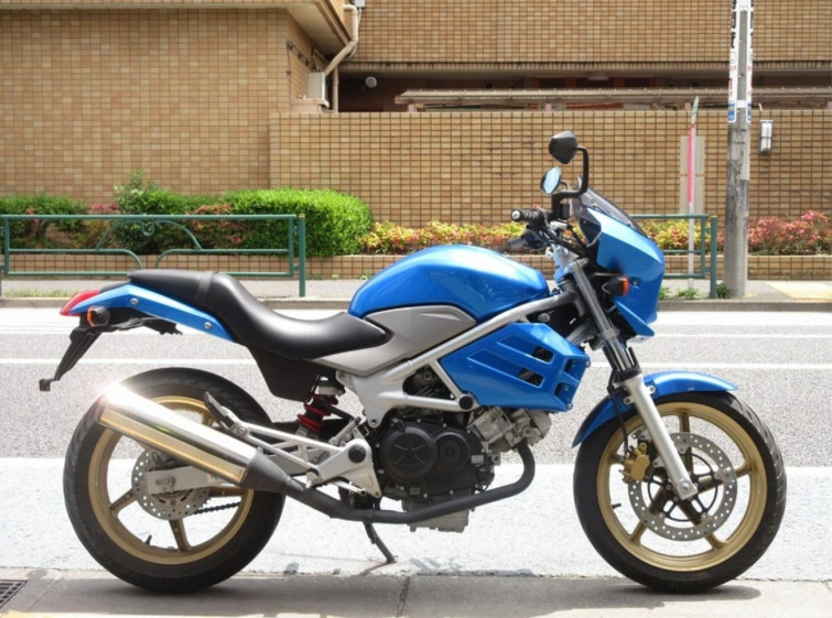 Мотоцикл Honda VTR250 с пробегом 11857 km