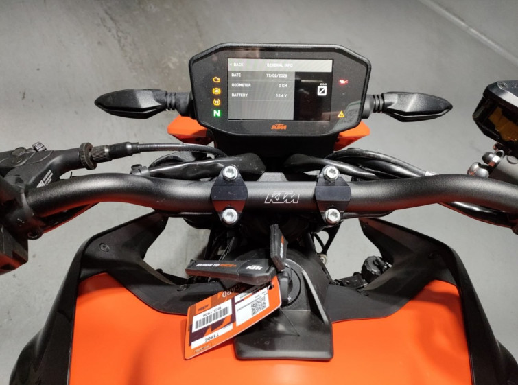 Мотоцикл KTM 890 DUKE