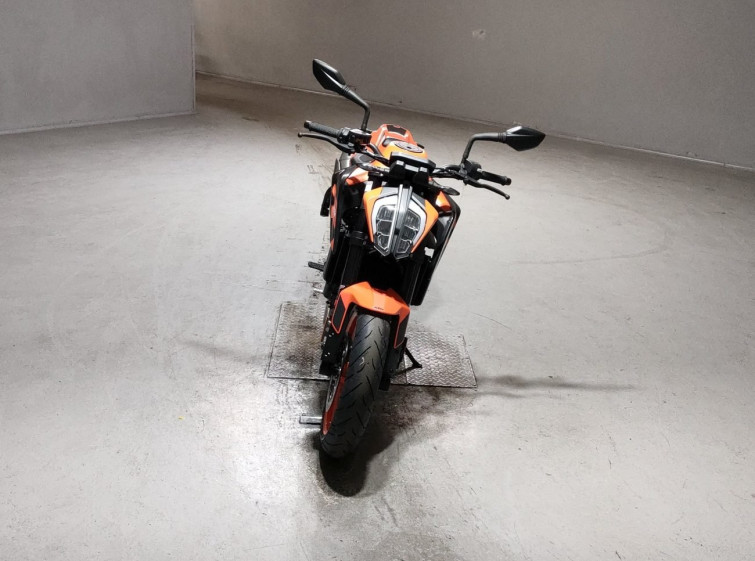 Мотоцикл KTM 890 DUKE