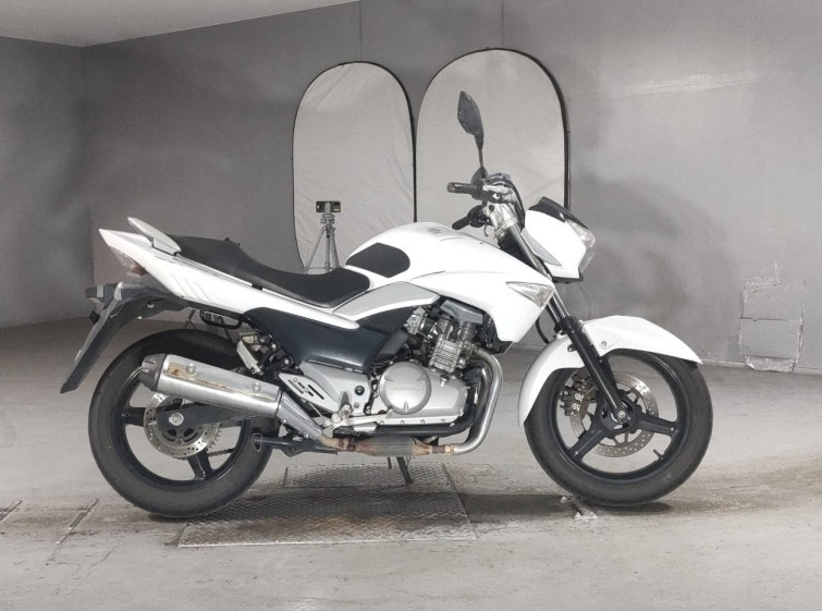 Мотоцикл Suzuki GSR250 с пробегом 30027 km