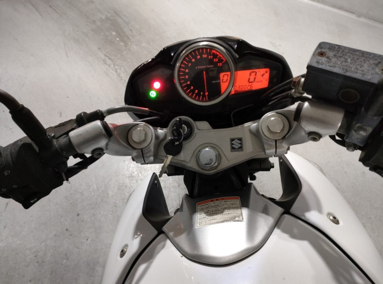 Мотоцикл Suzuki GSR250 с пробегом 30027 km