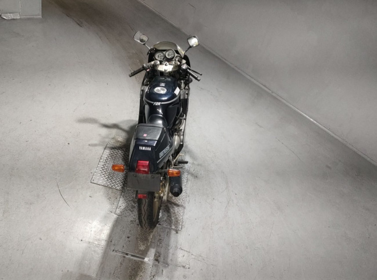 Мотоцикл Yamaha FZR250 з пробігом 15301 km