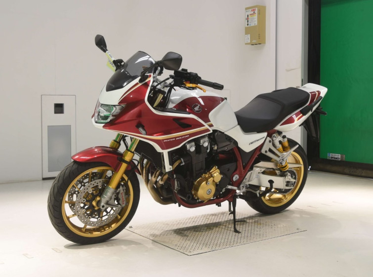 Мотоцикл Honda CB1300SF з пробігом 6618 km