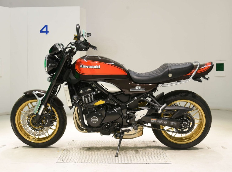 Мотоцикл Kawasaki Z900RS с пробегом 1632 km