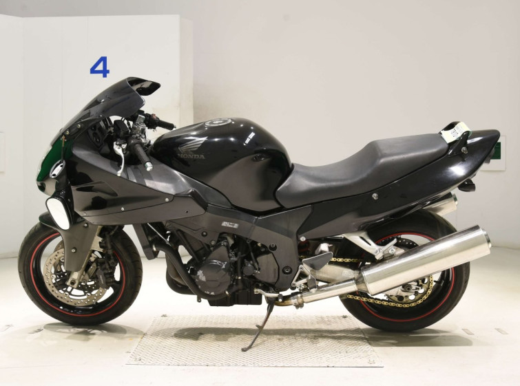 Мотоцикл Honda CBR1100XX BLACKBIRD с пробегом 33161 km
