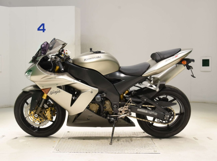 Мотоцикл Kawasaki NINJA ZX-10R с пробегом 33860 km