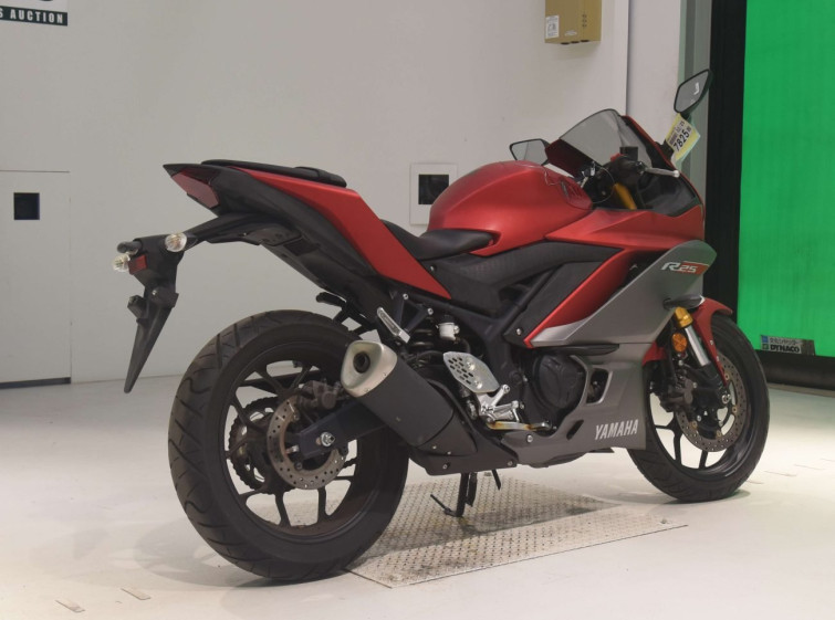 Мотоцикл Yamaha YZF-R25 с пробегом 3726 km