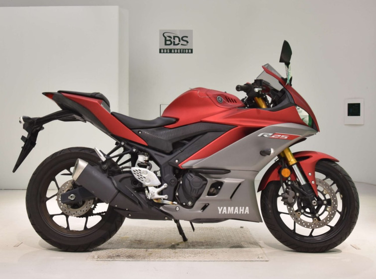Мотоцикл Yamaha YZF-R25 с пробегом 3726 km