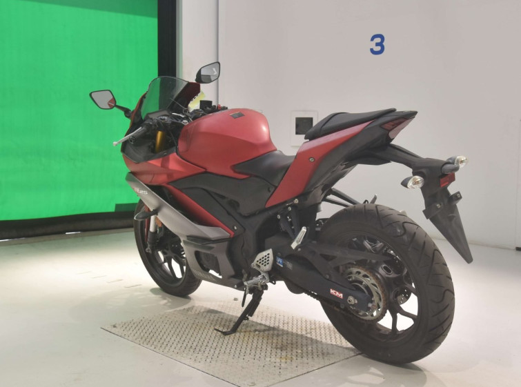 Мотоцикл Yamaha YZF-R25 с пробегом 3726 km