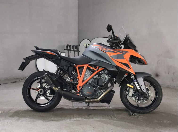 Мотоцикл KTM 1290 SUPERDUKE GT с пробегом 5117 km