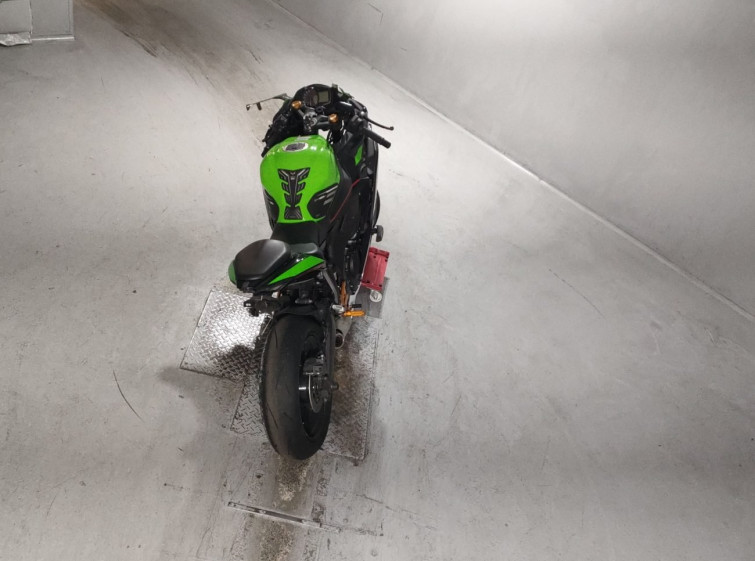 Мотоцикл Kawasaki NINJA ZX-25R с пробегом 7893 km