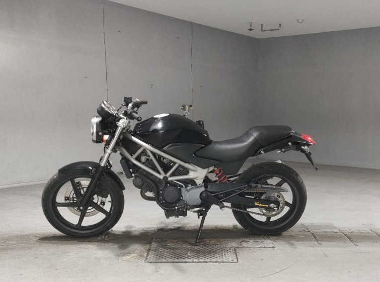 Мотоцикл Honda VTR250 с пробегом 8598 km