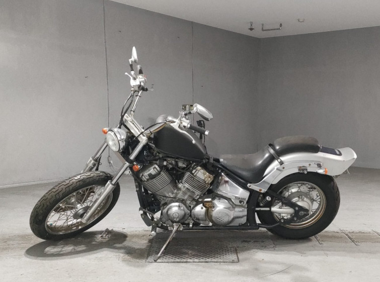 Мотоцикл Yamaha DRAGSTAR XVS400