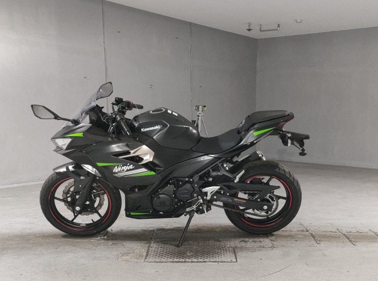 Мотоцикл Kawasaki NINJA250 с пробегом 5881 km
