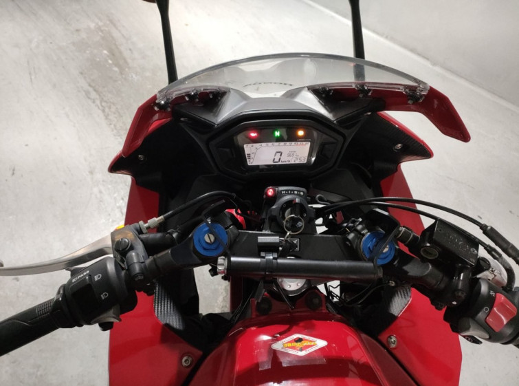 Мотоцикл Honda CBR400R с пробегом 9690 km
